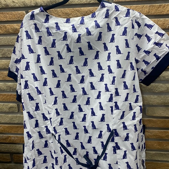 Xl scrub top nurse / psw / vet tech - Picture 2 of 6